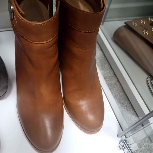 Christian Louboutin Janis Bootie 85 - Picture 4 of 10